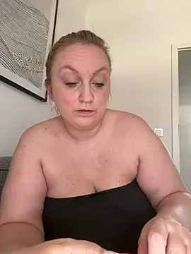Snapshot of BBW_Nora chatting on July 29, 2026, 7:29 am BBW Nora online show from July 29, 2026, 7:29 am