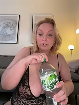 BBW Nora online show from March 30, 2026, 8:38 am