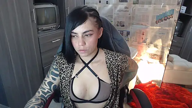 i am nina  online show from November 8, 2025, 10:24 pm