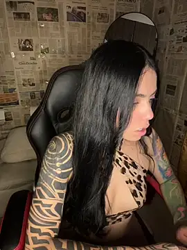 i am nina  online show from May 5, 2026, 11:19 pm