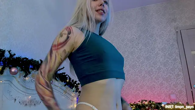 LillyMoure  online show from January 13, 2026, 11:41 pm