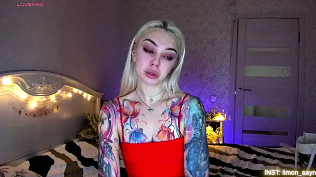 LillyMoure  online show from July 12, 2026, 11:16 pm