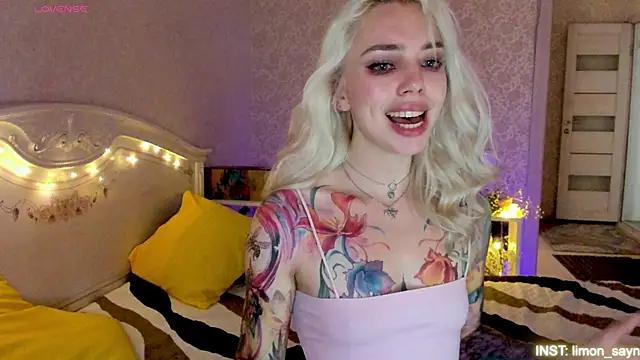 LillyMoure  online show from July 2, 2026, 3:23 am