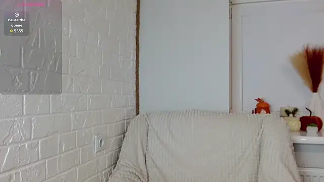 SayMeow  online show from September 22, 2025, 11:44 pm