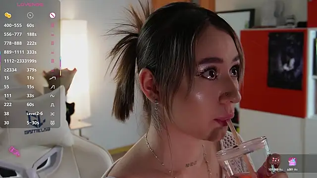 Fiona-Love online show from September 20, 2025, 3:17 pm