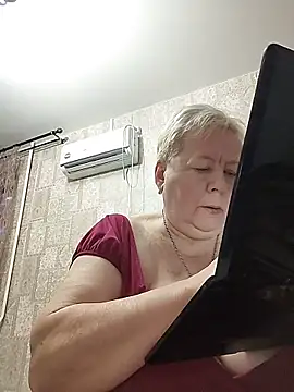 EffectFiona online show from May 10, 2026, 11:17 pm