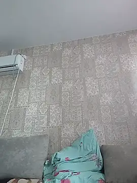 EffectFiona online show from March 19, 2026, 12:27 pm