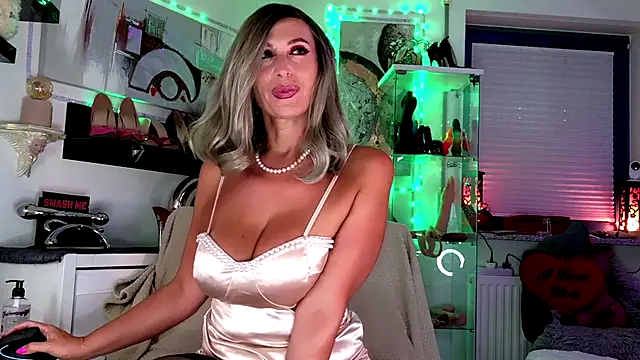 2bigass4 u online show from July 4, 2026, 3:46 am