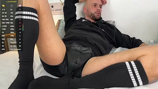 Snapshot of tim_beard chatting on March 1, 2026, 12:32 am tim beard online show from March 1, 2026, 12:32 am