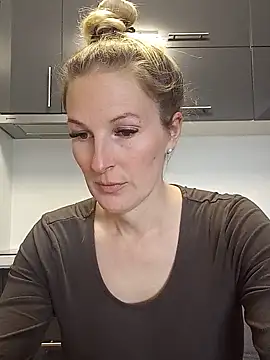 MaviePearl online show from February 27, 2025, 9:29 am