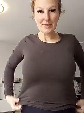 MaviePearl online show from February 2, 2025, 8:24 am