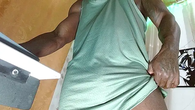 Snapshot of angel_bonbom chatting on February 19, 2026, 10:40 pm angel bonbom online show from February 19, 2026, 10:40 pm