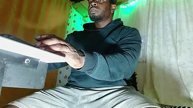 Snapshot of angel_bonbom chatting on February 14, 2026, 9:59 pm angel bonbom online show from February 14, 2026, 9:59 pm