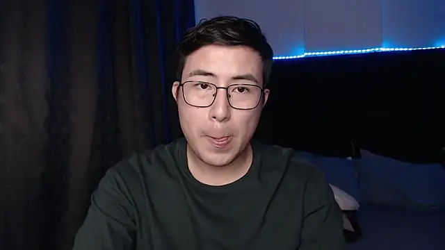 Snapshot of andrewmhilton_ chatting on March 21, 2026, 5:52 am andrewmhilton online show from March 21, 2026, 5:52 am