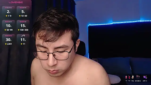 Snapshot of andrewmhilton_ chatting on March 17, 2026, 5:54 am andrewmhilton online show from March 17, 2026, 5:54 am