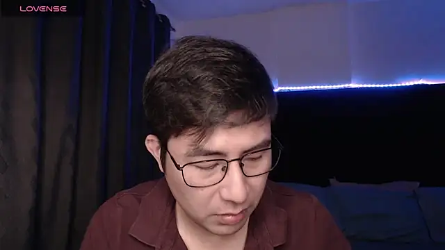 Snapshot of andrewmhilton_ chatting on March 13, 2026, 5:34 am andrewmhilton online show from March 13, 2026, 5:34 am