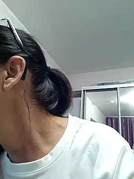 Snapshot of Celine_Faer1 chatting on July 2, 2026, 3:23 am Celine Faer1 online show from July 2, 2026, 3:23 am