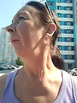 Snapshot of Celine_Faer1 chatting on August 1, 2026, 4:10 am Celine Faer1 online show from August 1, 2026, 4:10 am