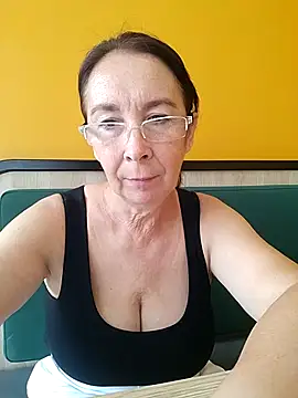 Snapshot of Celine_Faer1 chatting on July 21, 2026, 2:36 am Celine Faer1 online show from July 21, 2026, 2:36 am