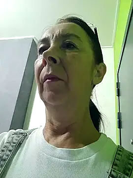 Snapshot of Celine_Faer1 chatting on July 19, 2026, 5:16 am Celine Faer1 online show from July 19, 2026, 5:16 am