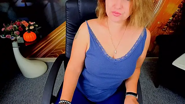 Snapshot of EmmaxPark chatting on November 7, 2025, 6:29 am EmmaxPark online show from November 7, 2025, 6:29 am