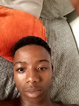 BLACK BOTTOM03 online show from November 28, 2025, 10:37 am