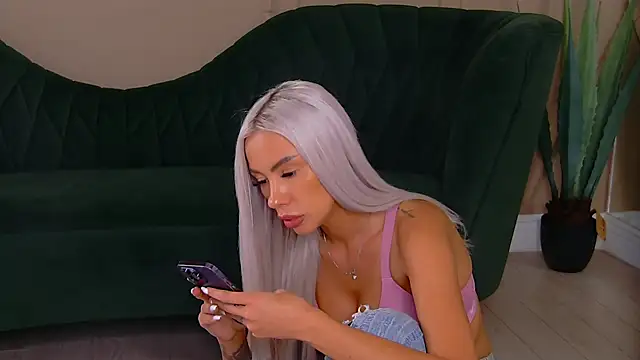 Bailey Rush online show from September 15, 2025, 2:28 pm