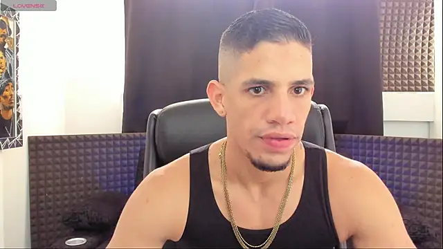 jhonnysnow17 online show from July 15, 2026, 7:32 pm