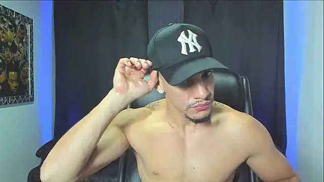 jhonnysnow17 online show from December 18, 2025, 8:41 am