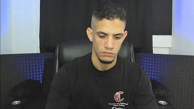 jhonnysnow17 online show from July 19, 2026, 5:38 am