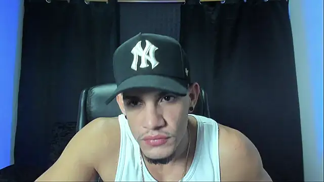 jhonnysnow17 online show from September 20, 2025, 5:01 am