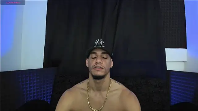 jhonnysnow17 online show from June 11, 2026, 12:32 am