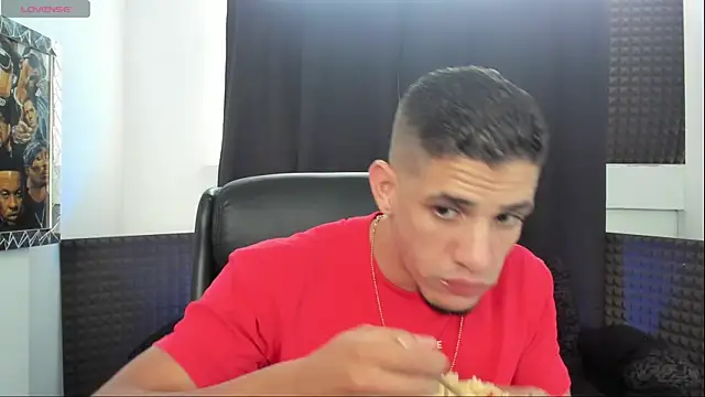 jhonnysnow17 online show from June 28, 2026, 10:27 pm