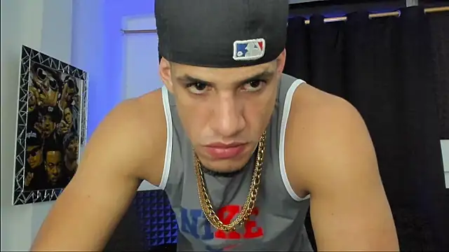 jhonnysnow17 online show from July 3, 2026, 7:04 am