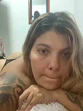 Snapshot of ChloexBigAss chatting on January 5, 2025, 5:30 am ChloexBigAss online show from January 5, 2025, 5:30 am