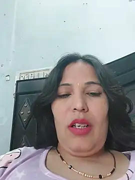 Snapshot of Poojabhabi101 chatting on June 22, 2026, 6:32 am Poojabhabi101 online show from June 22, 2026, 6:32 am