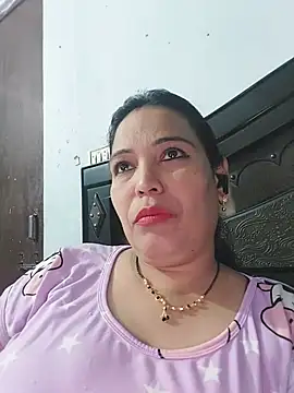 Snapshot of Poojabhabi101 chatting on July 12, 2026, 6:14 am Poojabhabi101 online show from July 12, 2026, 6:14 am