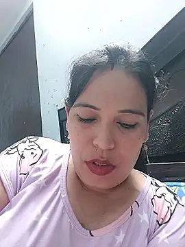 Snapshot of Poojabhabi101 chatting on June 4, 2026, 6:07 am Poojabhabi101 online show from June 4, 2026, 6:07 am