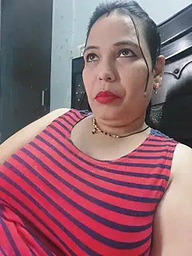 Snapshot of Poojabhabi101 chatting on July 8, 2026, 5:41 am Poojabhabi101 online show from July 8, 2026, 5:41 am