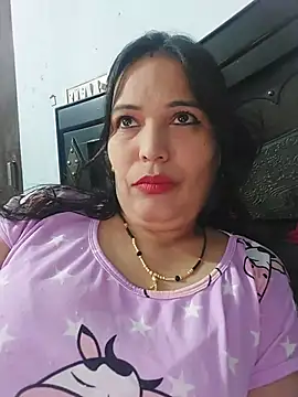 Snapshot of Poojabhabi101 chatting on June 19, 2026, 5:24 am Poojabhabi101 online show from June 19, 2026, 5:24 am