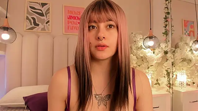 cute  cherry  online show from November 9, 2025, 12:20 pm