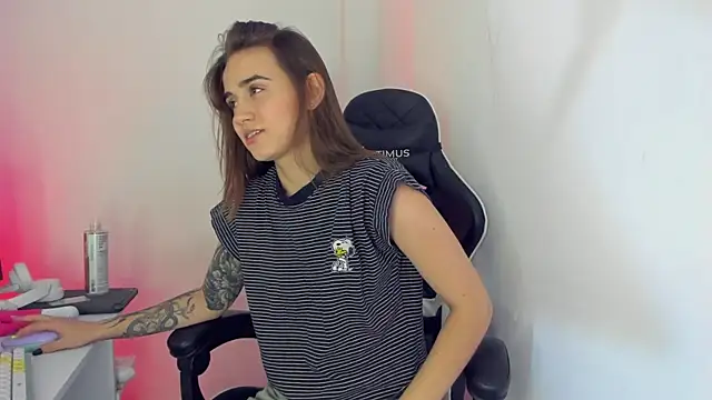  alicerosse2 online show from March 2, 2025, 3:56 am