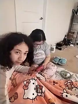 LiverandBrat77 online show from November 25, 2025, 6:52 pm