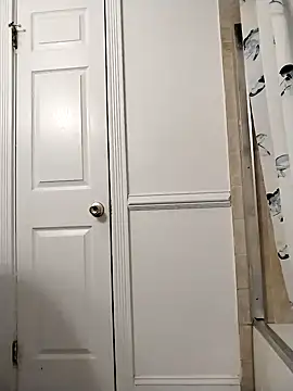 LiverandBrat77 online show from February 28, 2025, 5:26 am