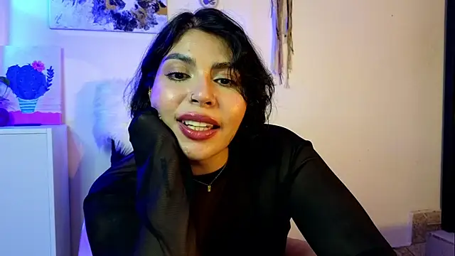 GigiiStone online show from September 29, 2025, 6:24 pm