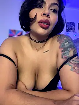 GigiiStone online show from October 12, 2025, 5:03 pm