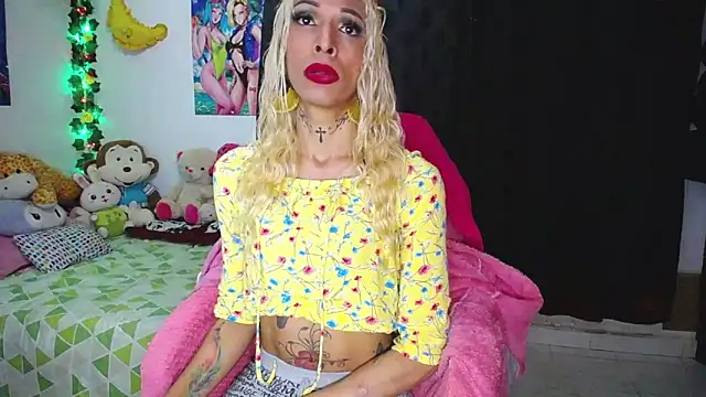 Snapshot of flaquita_corall chatting on March 17, 2026, 12:02 am flaquita corall online show from March 17, 2026, 12:02 am