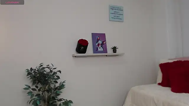 sofia perez    online show from October 2, 2025, 8:01 pm