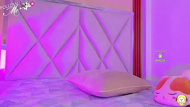 Snapshot of Happy_tits chatting on September 16, 2025, 7:04 pm Happy tits online show from September 16, 2025, 7:04 pm