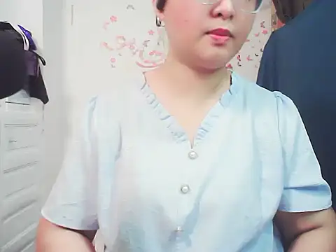 xiaorou-z online show from April 3, 2026, 2:29 am